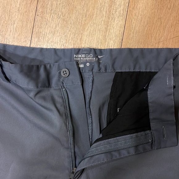 Nike DRI-FIT Golf Shorts - Picture 2 of 4